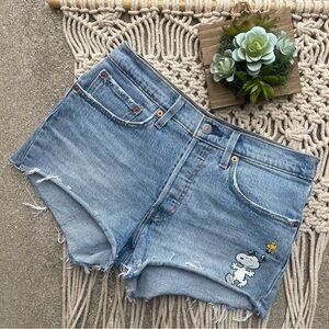 Levi’s X Peanuts Snoopy Jean Shorts Size 26